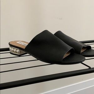 STEVE MADDEN - Black Pearl Slide Sandal